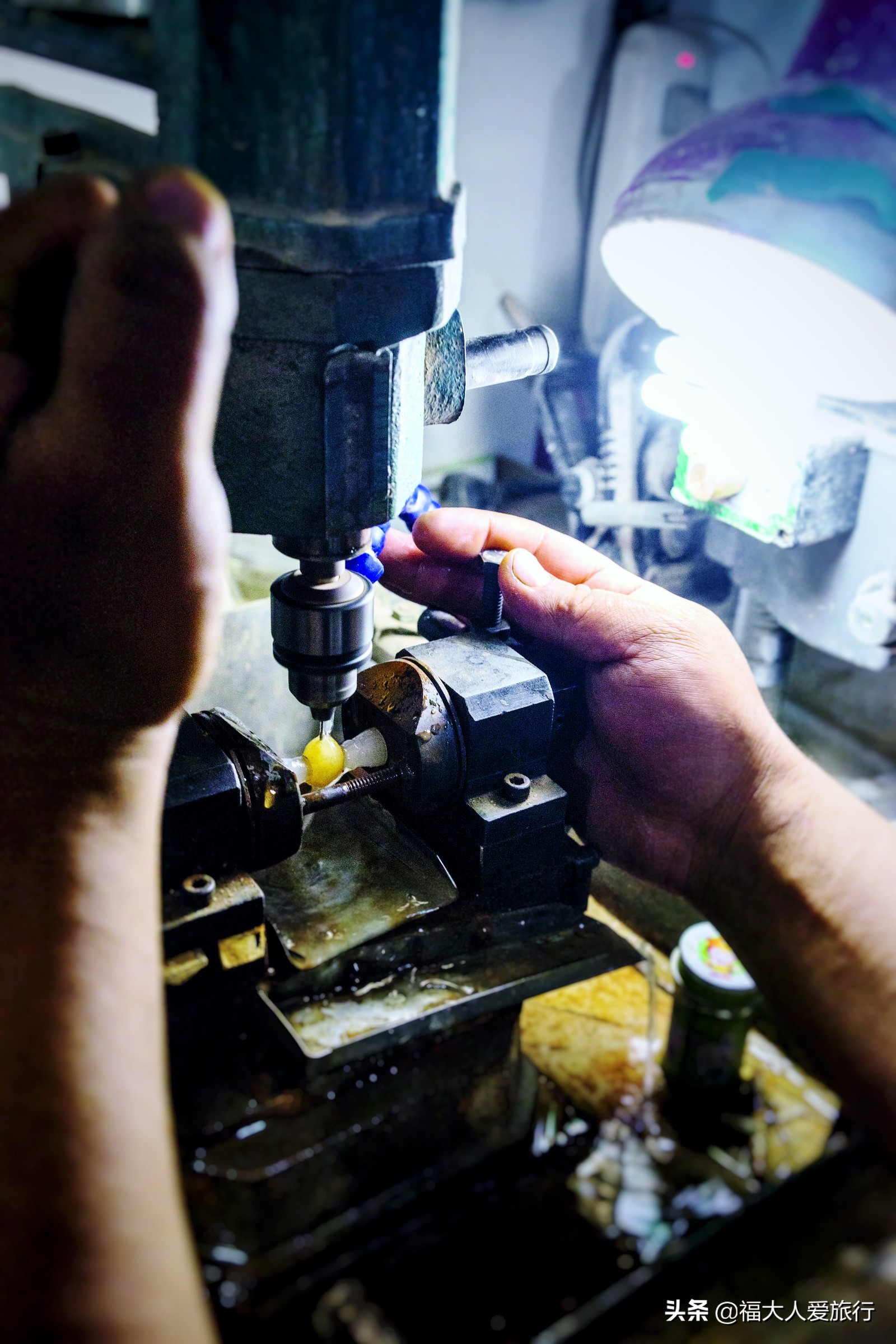 阿拉善遍地玛瑙石,阿拉善玛瑙原石大量出售