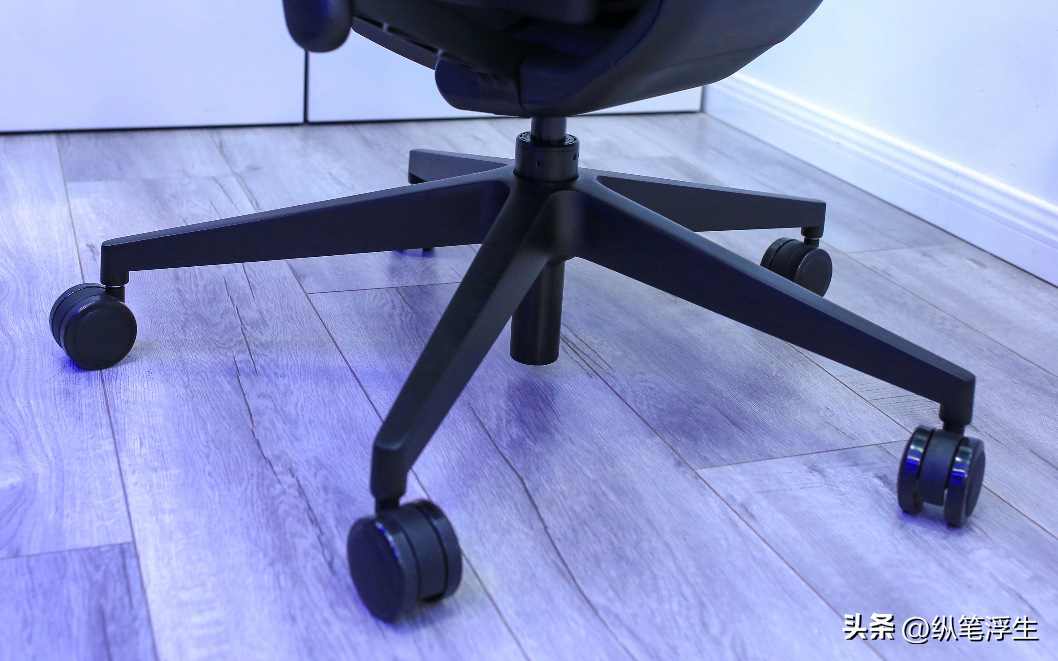 性价比椅子推荐人体工学椅,简约不占地的人体工学椅