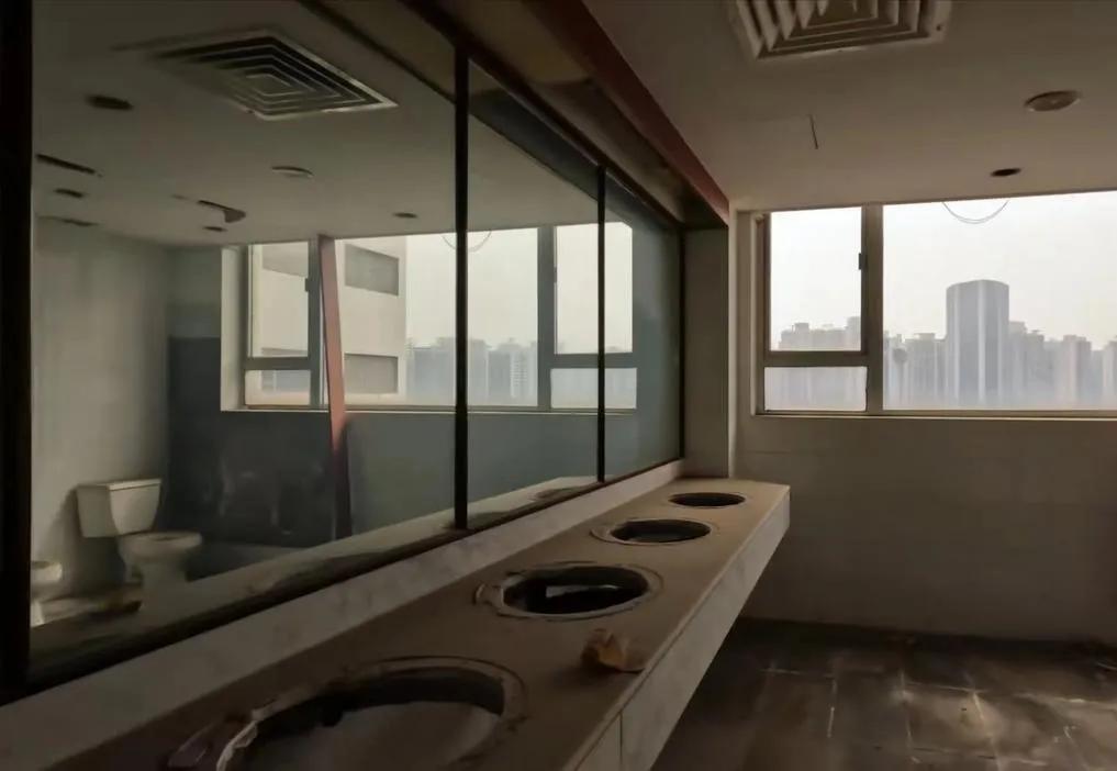 重庆哪些五星级酒店已经倒闭了,重庆倒闭的星级酒店