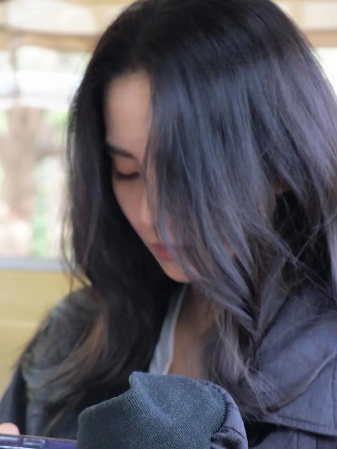 刘诗诗出席活动休闲运动穿搭,刘诗诗一袭粉裙优雅精致