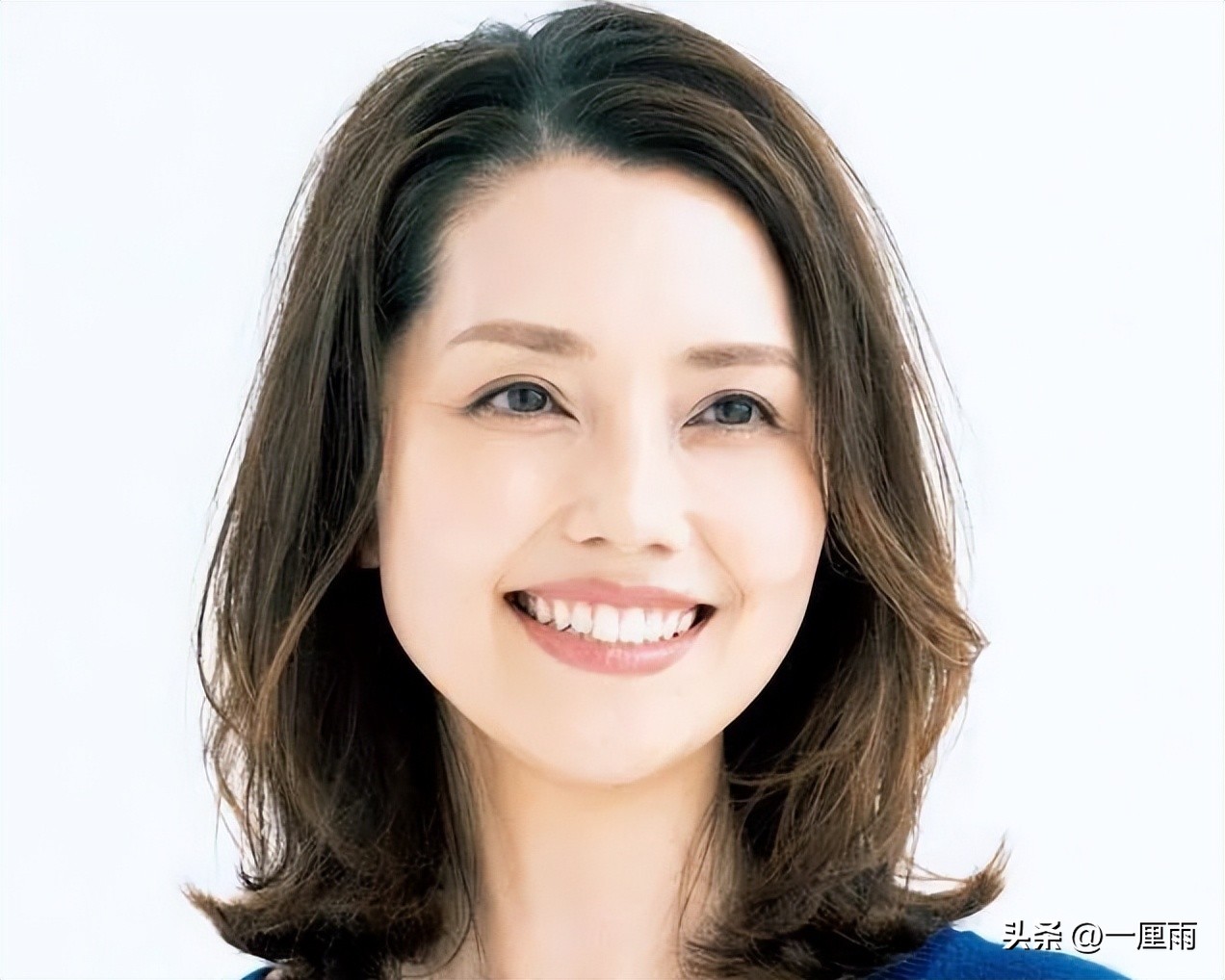 38岁最流行的发型减龄显脸小,30-40岁洋气超长烫卷发型