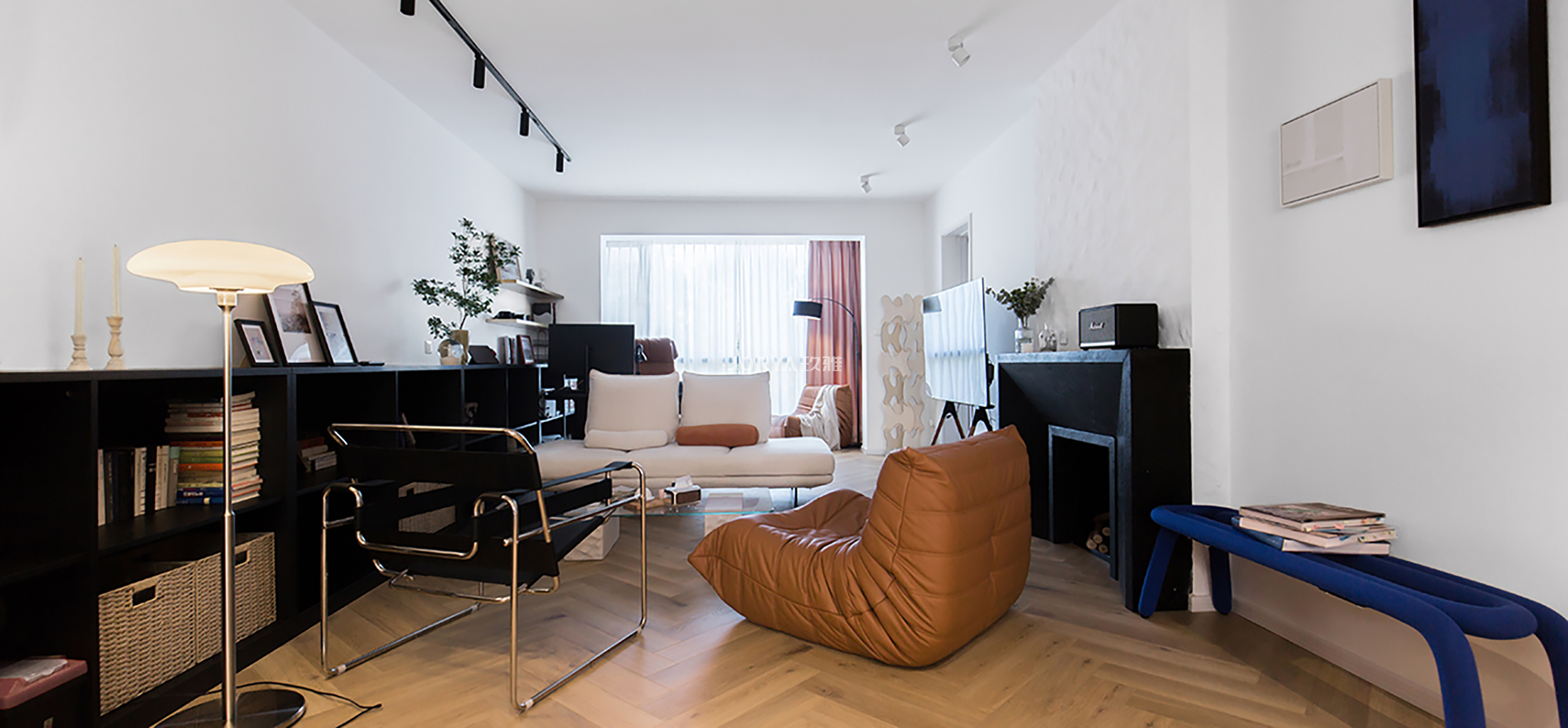 令人眼前一亮的艺术氛围，好像杂志里的家