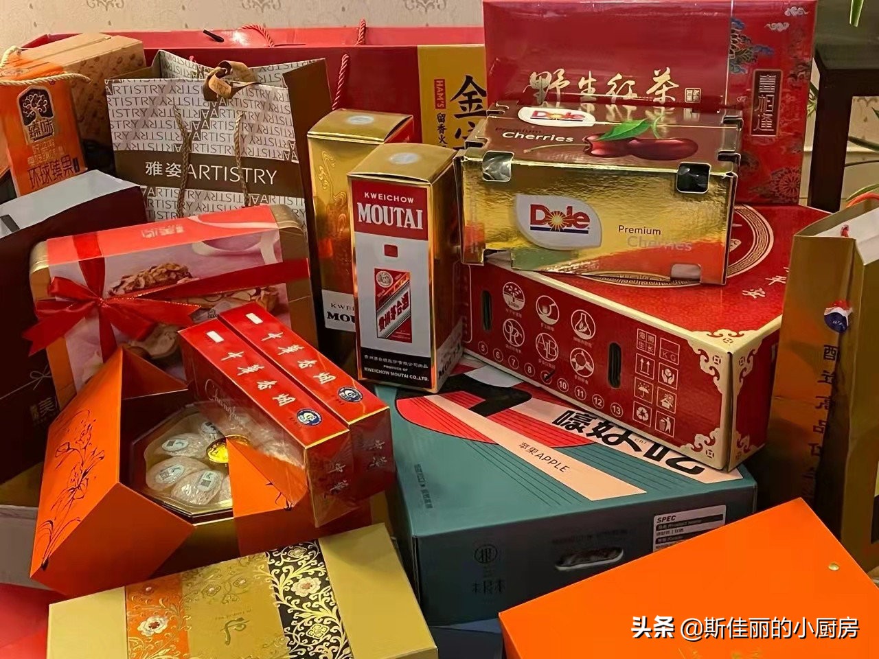 网友晒男友第一次去她家,有网友晒出男朋友给自己送的礼物