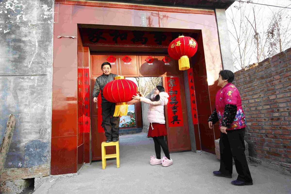 春联应该怎么贴才是正确的,春联怎么贴上联和下联