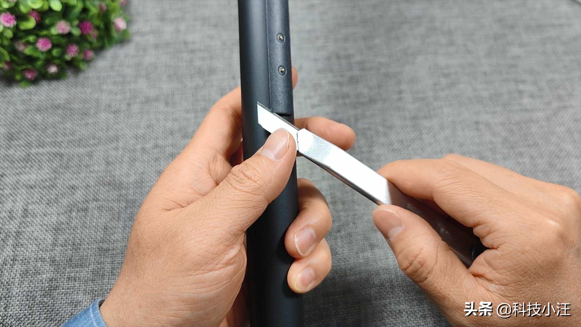 自己动手修复灯罩,米家智能显示器挂灯1s重置