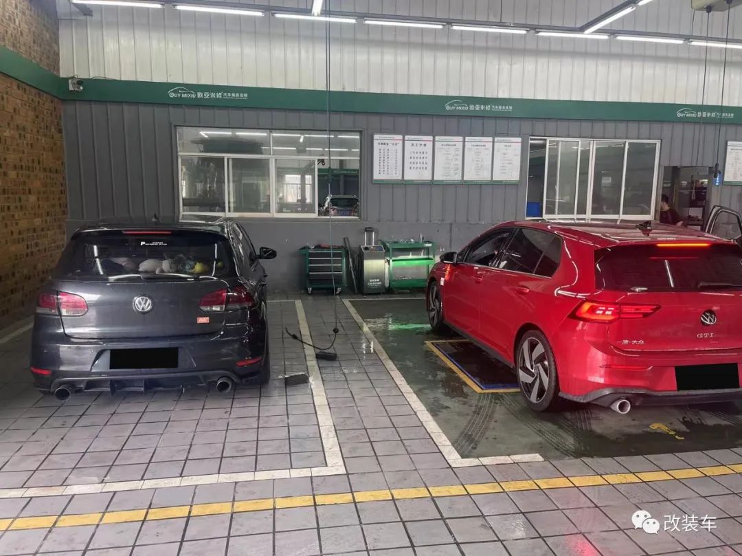 竞技走街范的大众8代高尔夫GTI，上午提车、下午改装