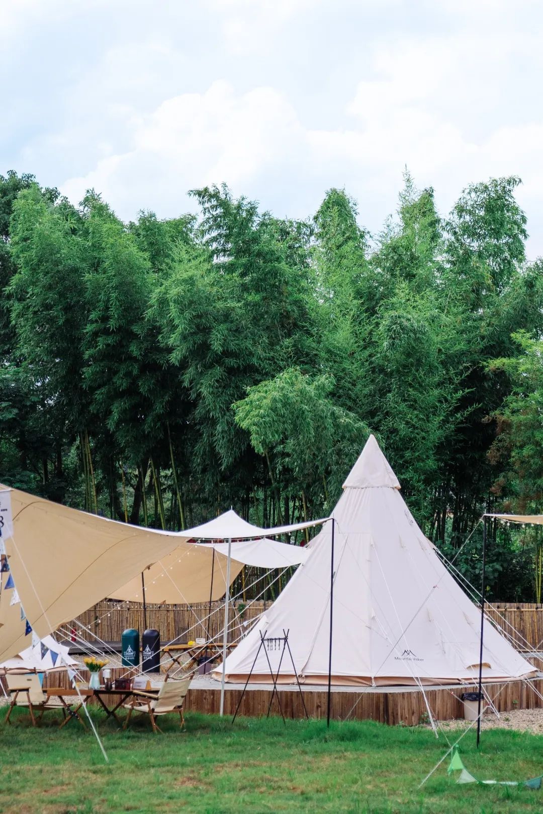 全羊宴烤乳猪、神秘矿坑、湿身派对…有趣不扎堆,假期支棱起来吧