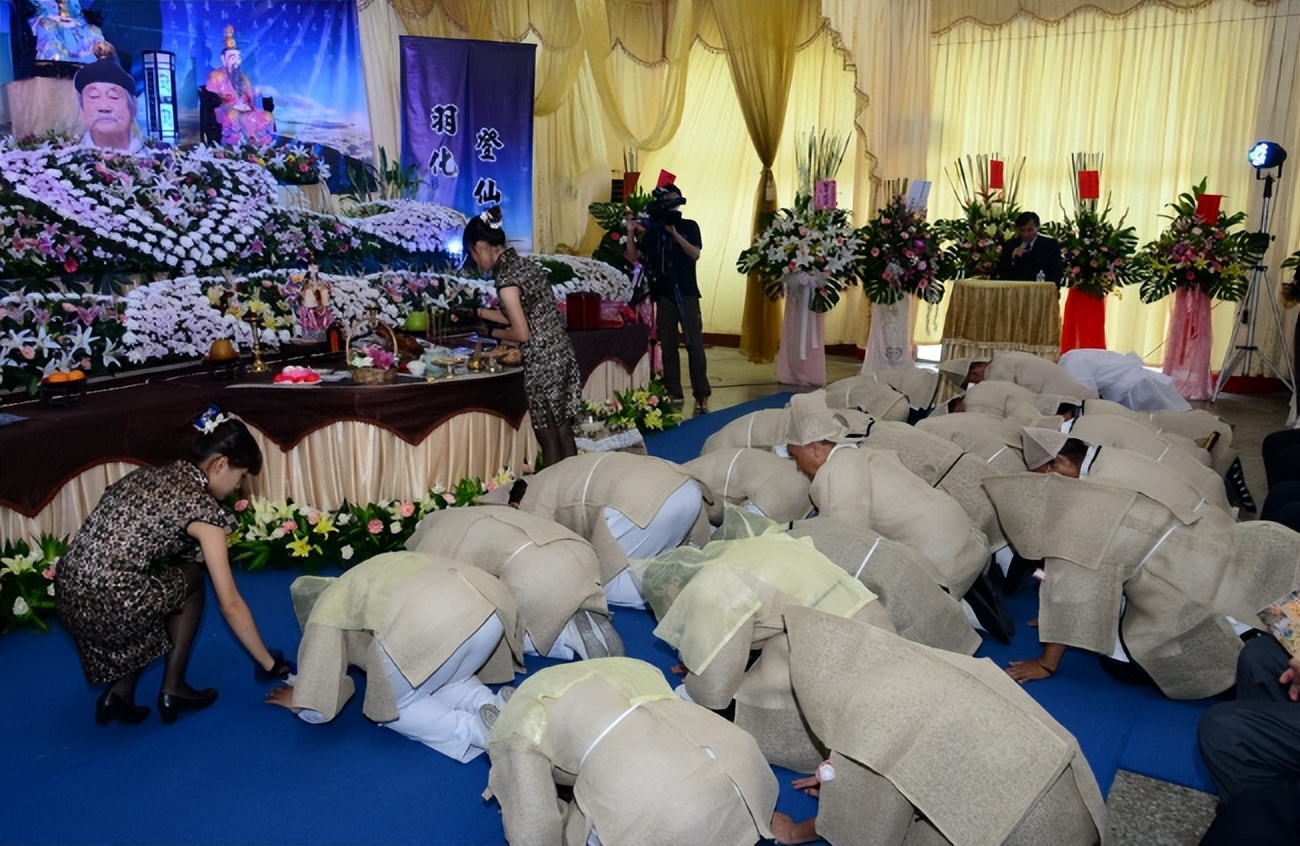 台湾丧葬风俗,为什么台湾的丧葬文化很重