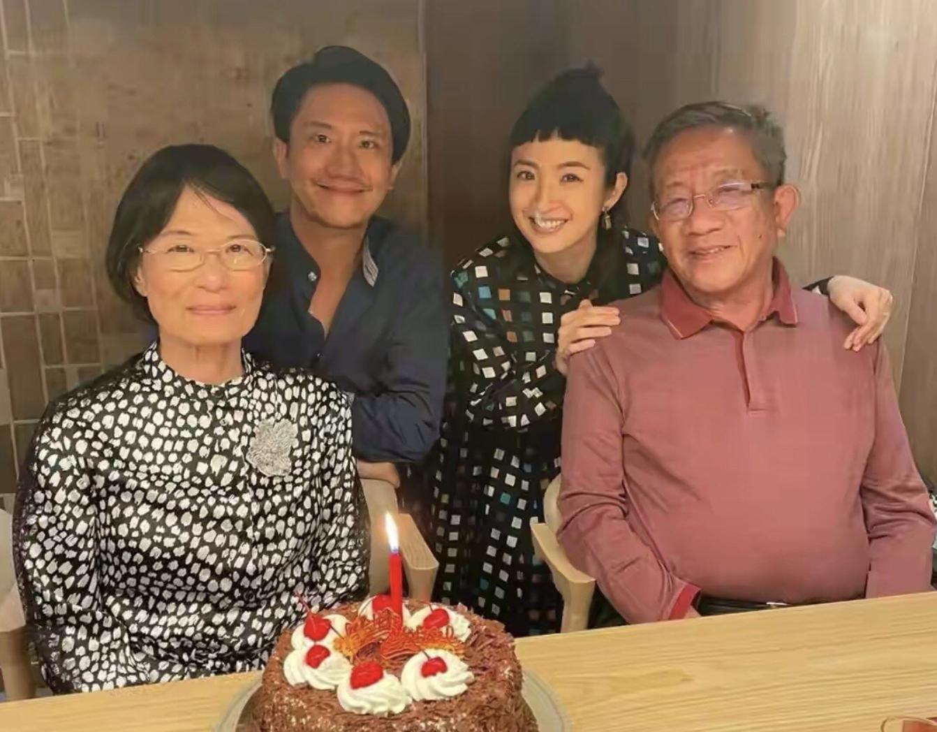 八位已经生过孩子的女明星,十位女明星生下双胞胎母子照片