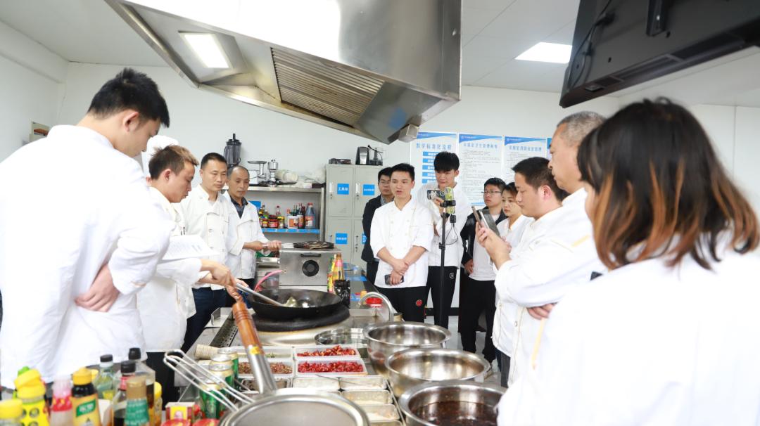 免费学烤鱼的教程,烤鱼技术学费