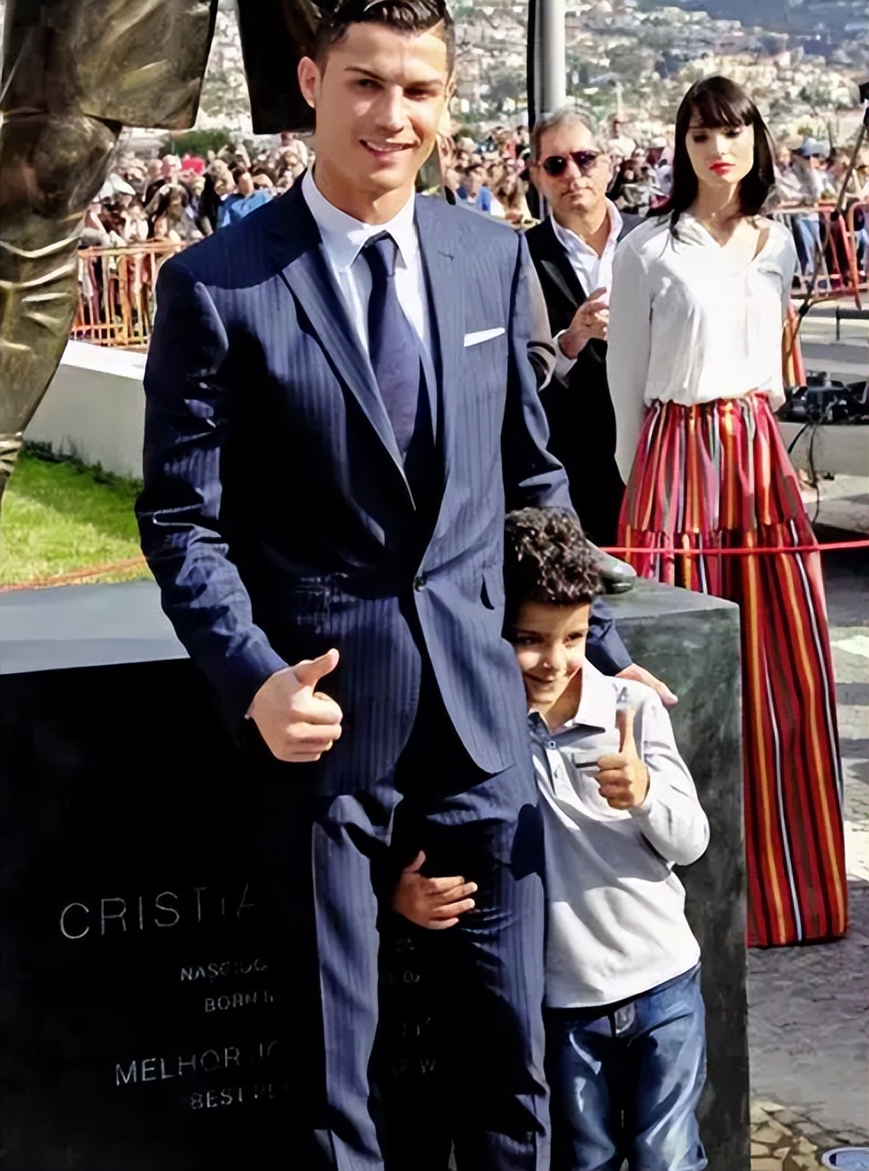 c罗12岁的视频,c罗12岁足球视频