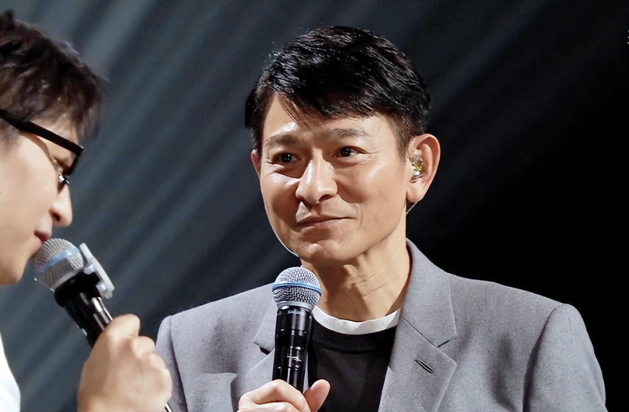 醒醒吧，没有了这一眼万年的“性感”，拯救香港电影就是自我欺骗