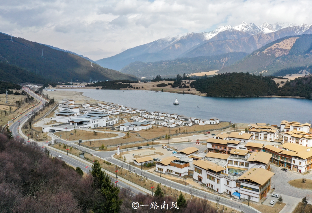 林芝美丽的城市,西藏林芝城市风景