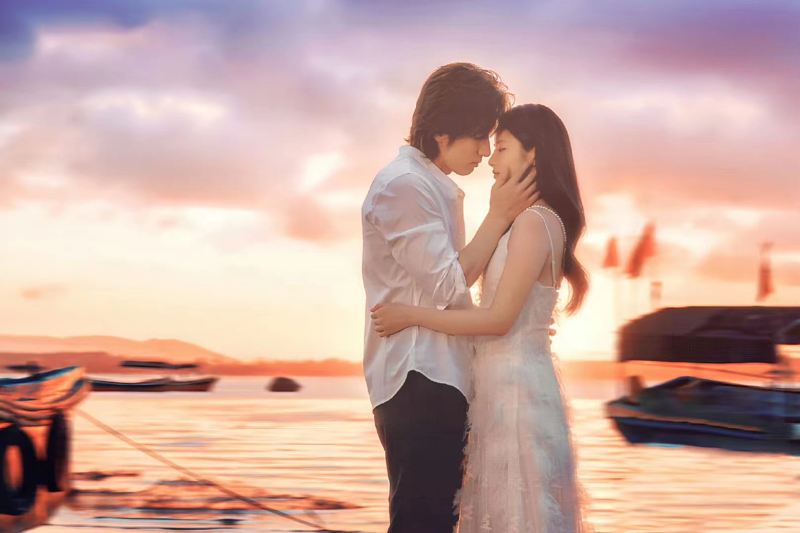 生如夏花之绚烂整首诗,生如夏花之绚烂死如秋叶静美英文