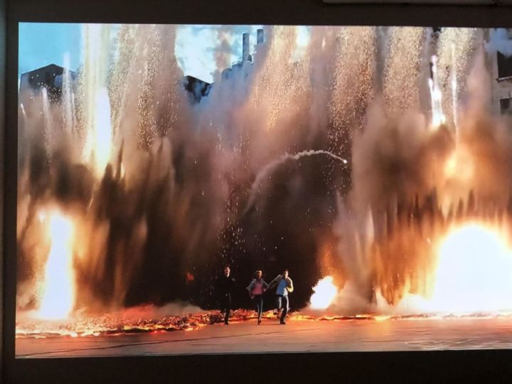 【开箱评测】极米神灯:卧室投影仪的天花板,居然是个吸顶灯!