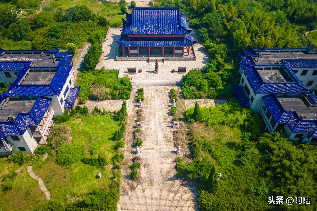 这座巍峨“巨塔”在太湖边屹立了28年，却始终保持着废弃的状态