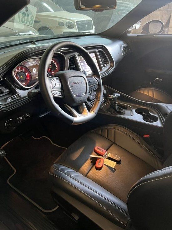 道奇挑战者红眼宽体地狱猫越狱版,道奇挑战者地狱猫红眼国内多少钱