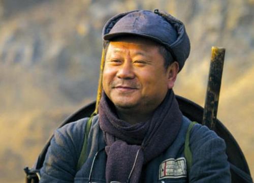 范伟获最佳男配角获奖感言,范伟再获“天坛奖”最佳男主角奖