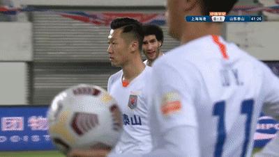 山东泰山vs上海海港争议判罚,上海海港vs山东泰山争议解析