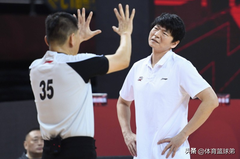 邱彪与妻子照片,邱彪加盟新疆主教练