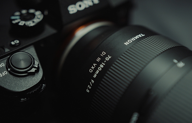 新手微单镜头怎么选？一步到位最省钱吗？索尼E卡口微单镜头推荐