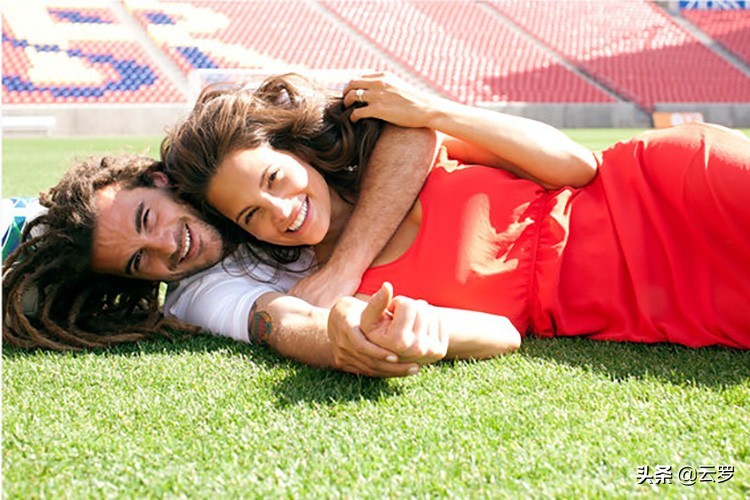 一学就会的情侣秀恩爱拍照技巧,情侣拍照姿势不重样