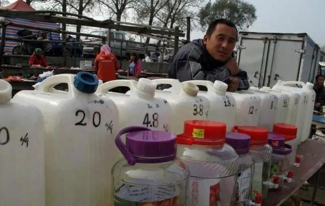 农村的散酒便宜实惠但如何分辨,农村大集的散酒为啥只卖几块钱