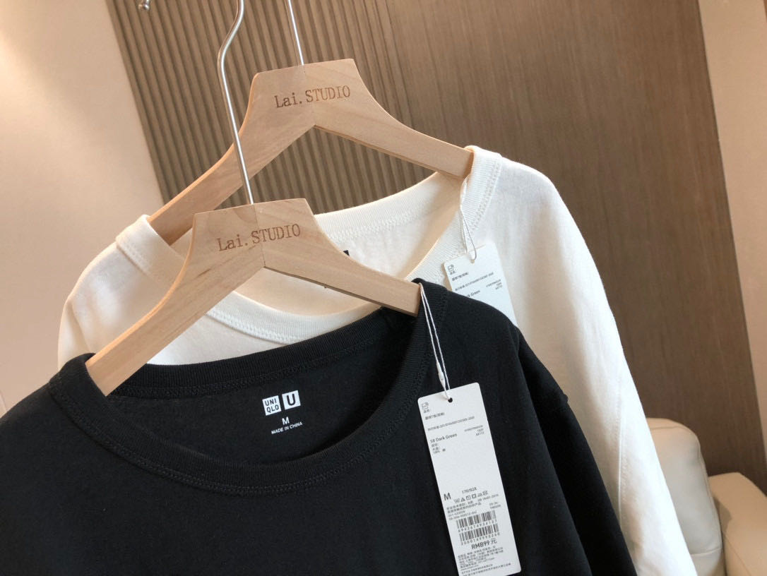 打底白t恤长袖优衣库,优衣库的t恤到底会变长还是缩水