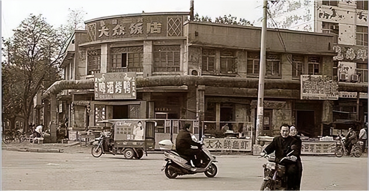 诈骗犯伪造周恩来签名，诈骗银行20万，分析物证发现：是内部人员