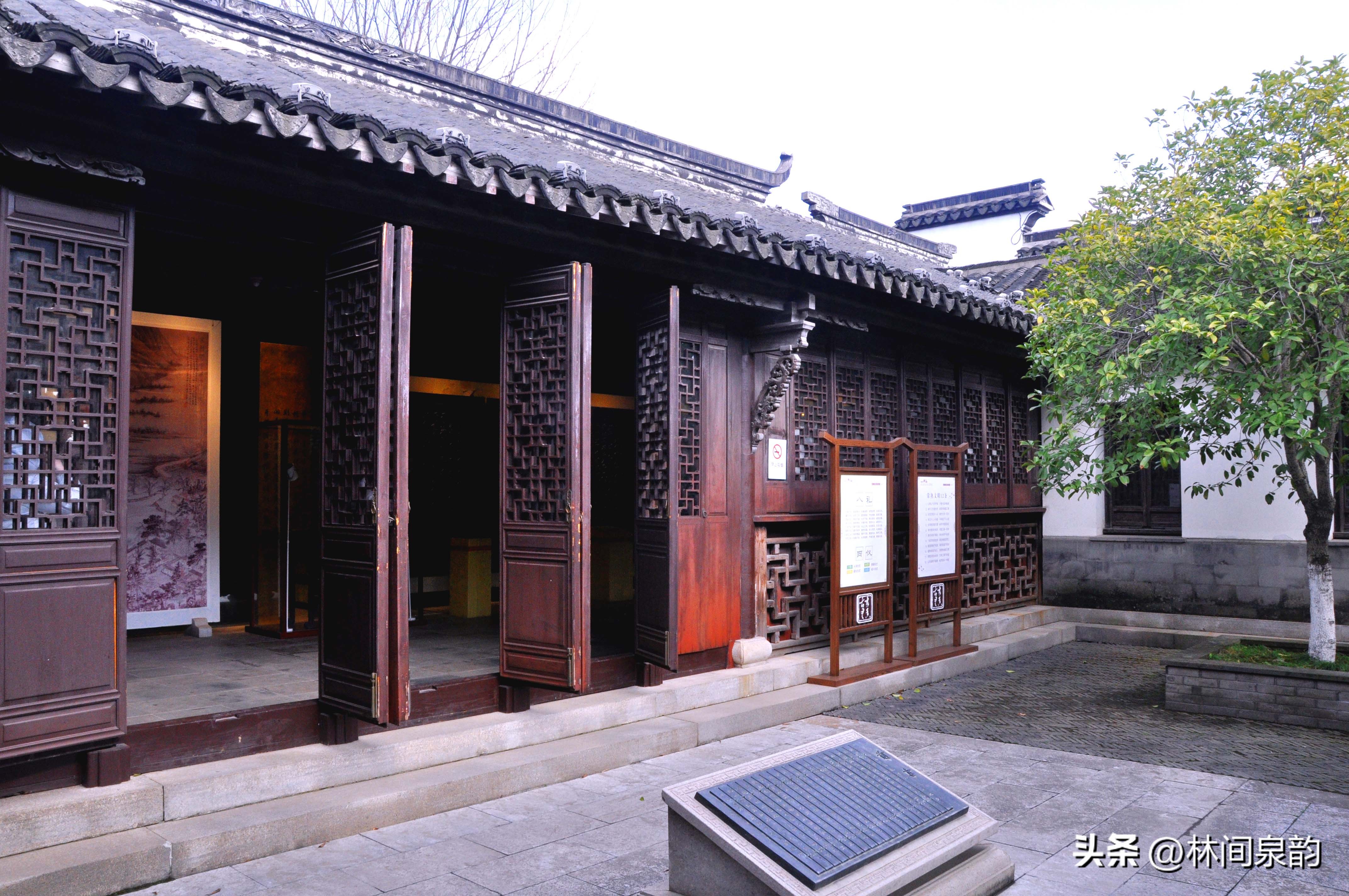 有“南瞿北杨”之称的“铁琴铜剑楼”,为古里镇平添浓浓书香仁风