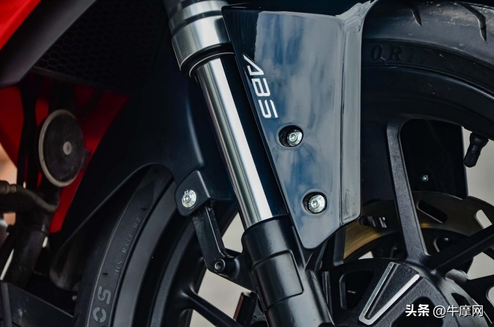 入门仿赛推荐1-2万双缸,赛科龙rc250仿赛震动大吗