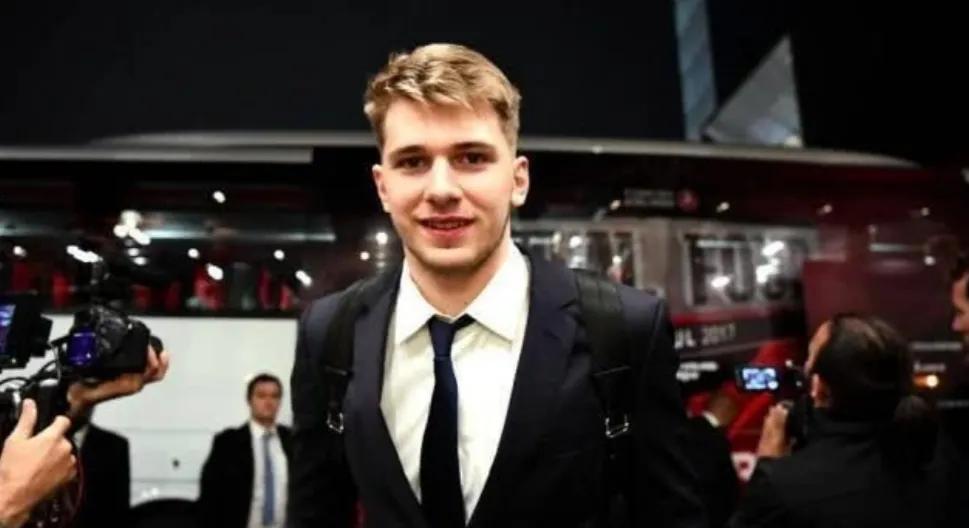 nba打球最风骚的10大球星,nba十大最帅球员