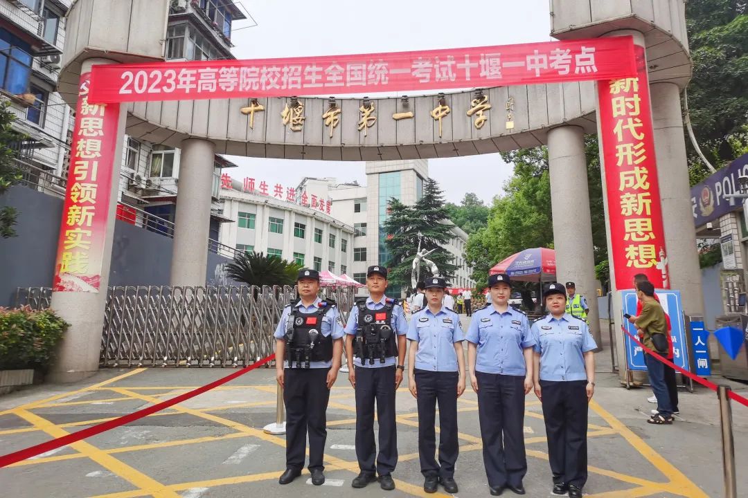 警警护航高考完整版,护航高考交警通行视频