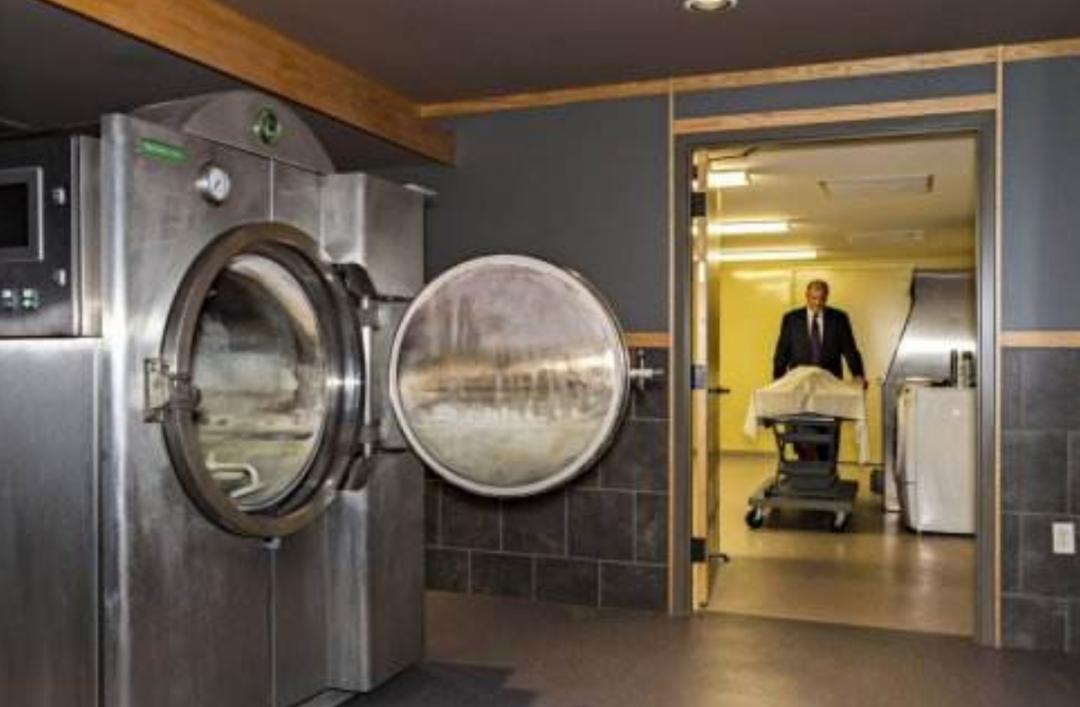 人死后的骨灰可以分几份存放吗,骨灰下葬多年后会变成什么