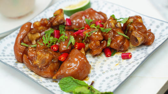 砂锅黄豆炖猪蹄猪蹄怎么能软烂,炖猪蹄快速软烂的诀窍