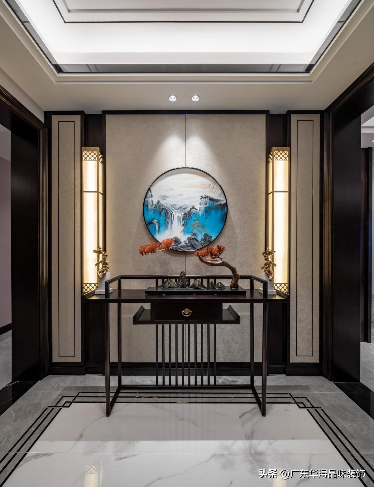 新中式山水画玄关装修效果图,新中式屏风山水画背景墙