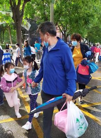 当绿叶，回归家庭，做一个独立的框架，是一种非常好的生活方式！