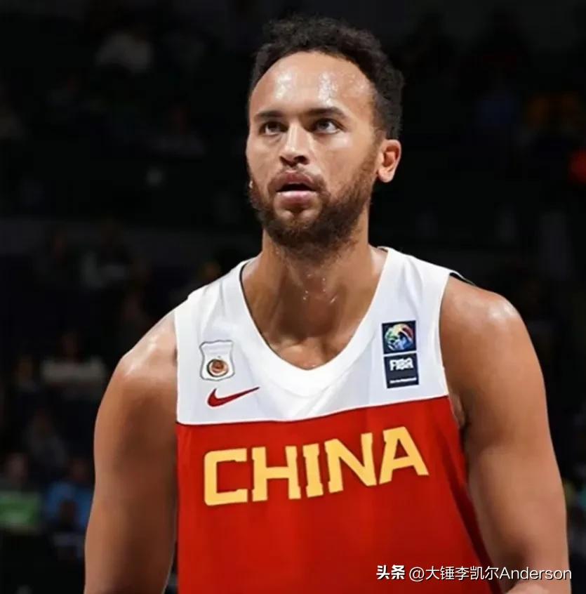 CBA消息，郭艾伦落选，记者伤口撒盐，赵睿入选，三人女篮遭黑哨