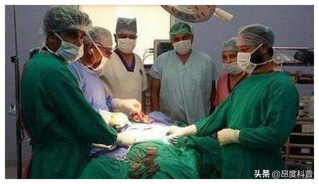印度无子宫妇女村,印度为怀孕6个月女子剖腹