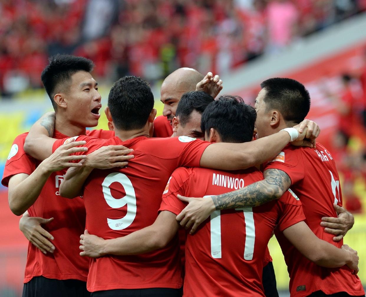 中超积分榜海港大胜一骑绝尘,中超积分榜海港居首4队不败