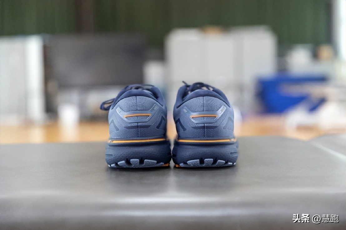 脚感好到飞起的跑鞋,灵动与飘逸的球鞋