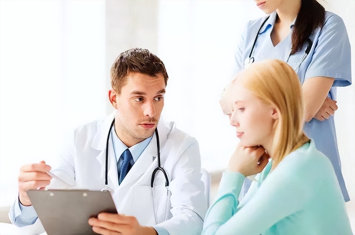 女性有异味发臭怎么回事,女性有异味发臭是什么原因引起的