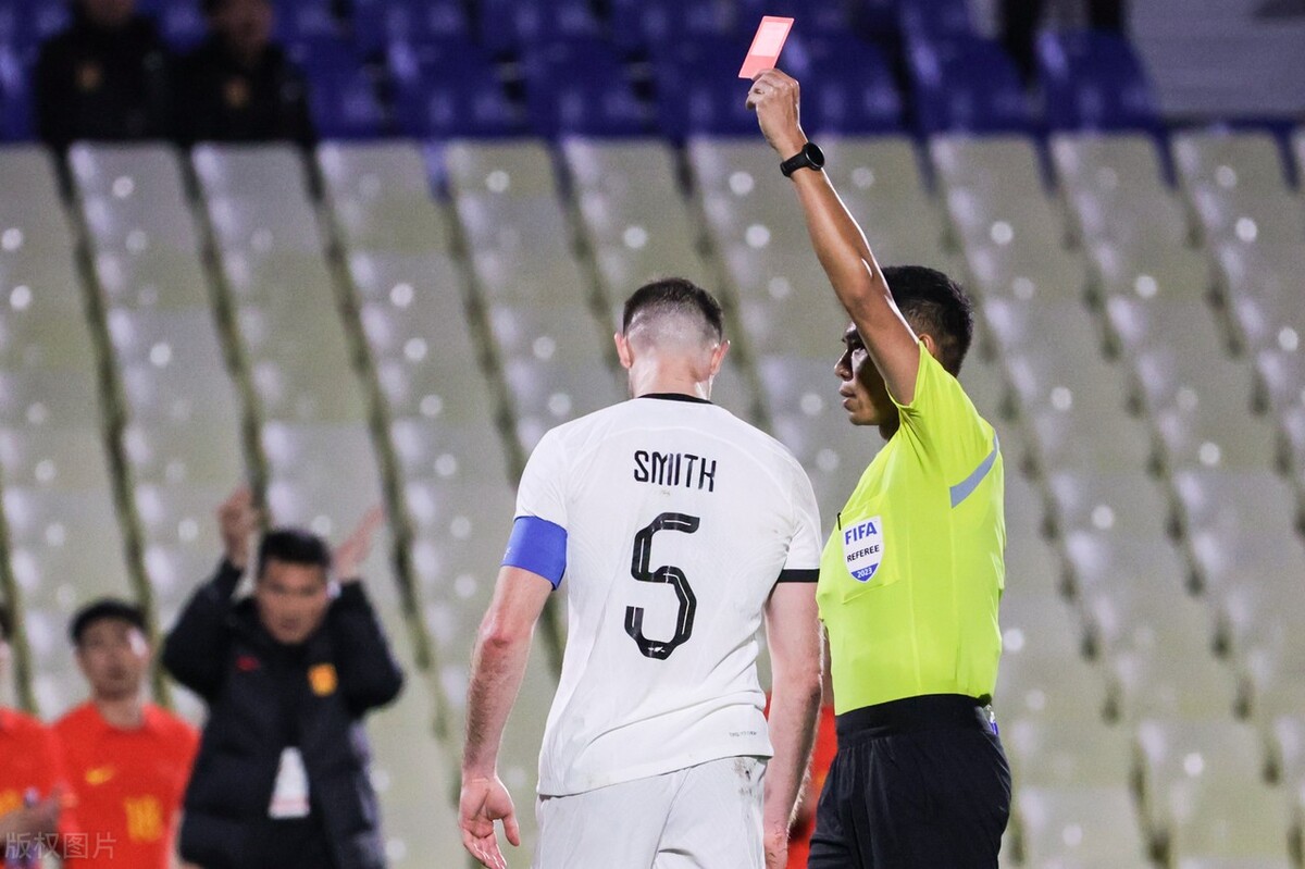 武磊加罚一场,武磊被恶意犯规后的处理