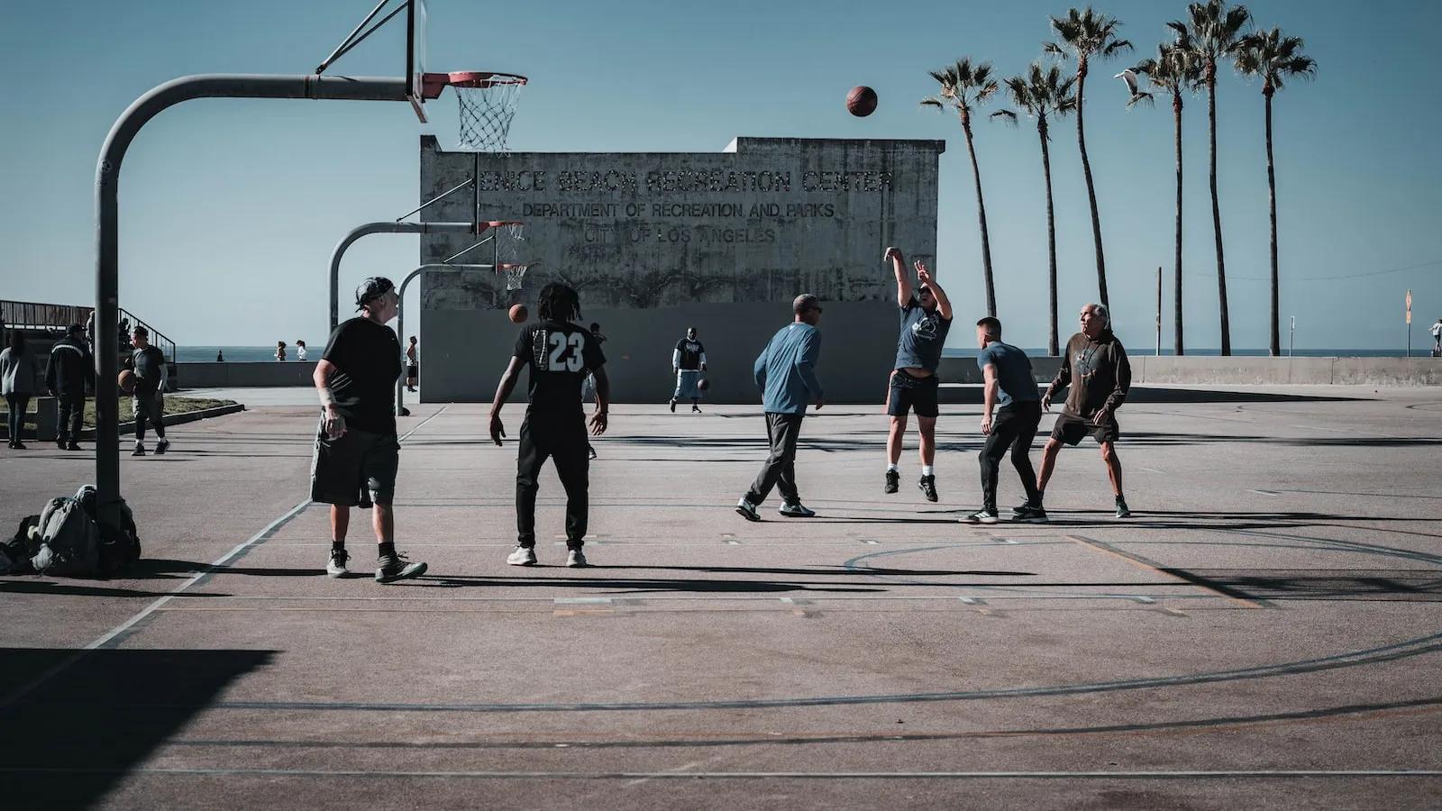 q1奇迹2年无球打昨晚打出一流中锋表现1个21和三个3分打脸郑永刚