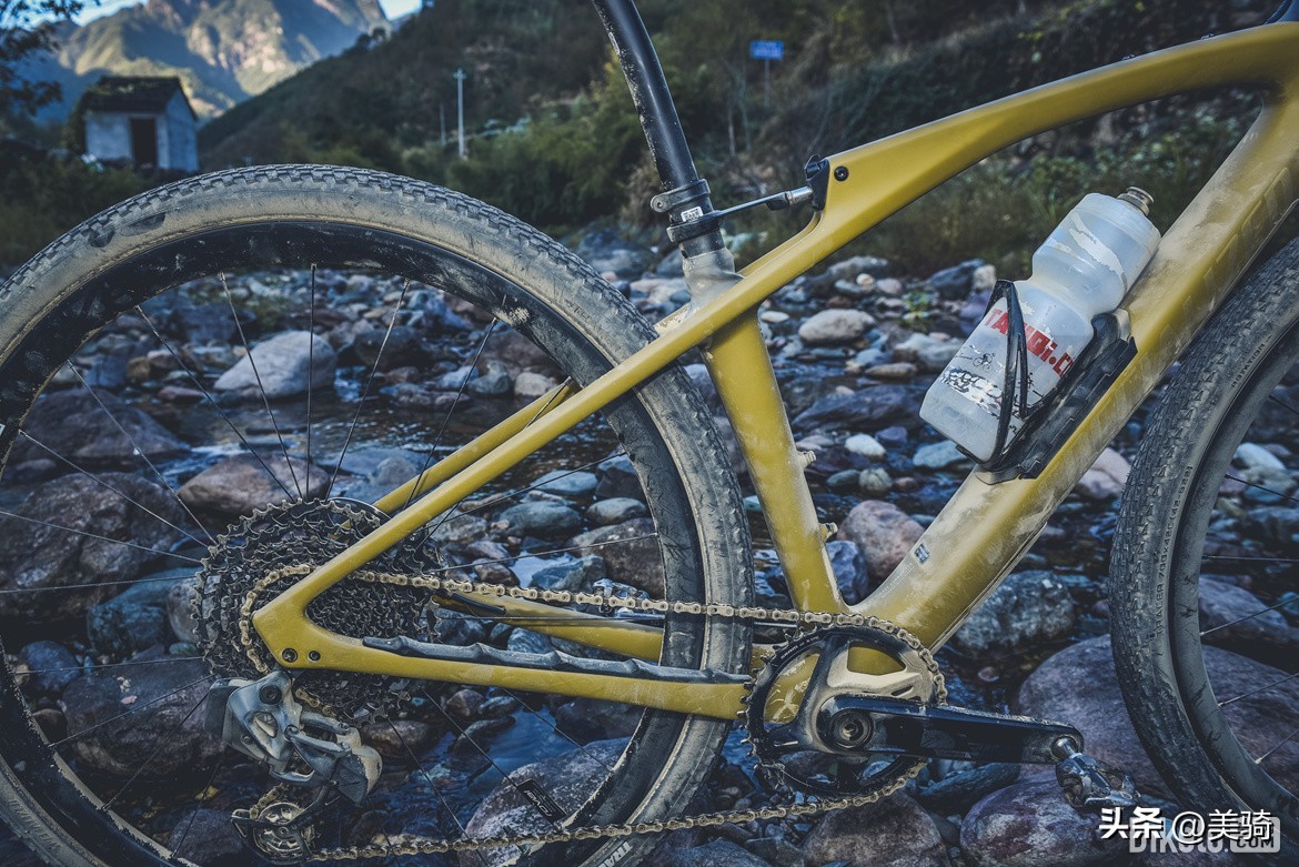 快乐重型“瓜”闪电全新DivergeSTR全地形公路车评测