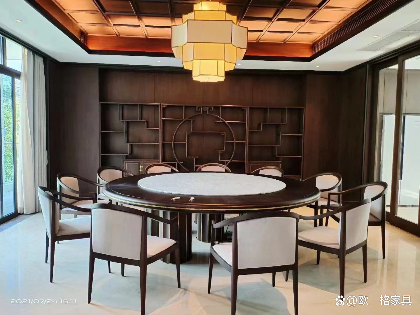 酒店专用高档餐桌,高端酒店餐桌电动