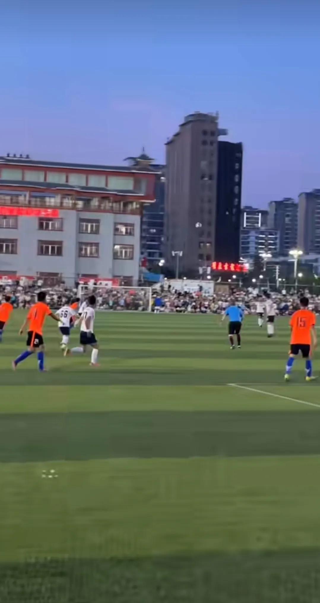 贵州榕江最精彩的一场足球联赛,贵州村超足球联赛惊现世界级进球