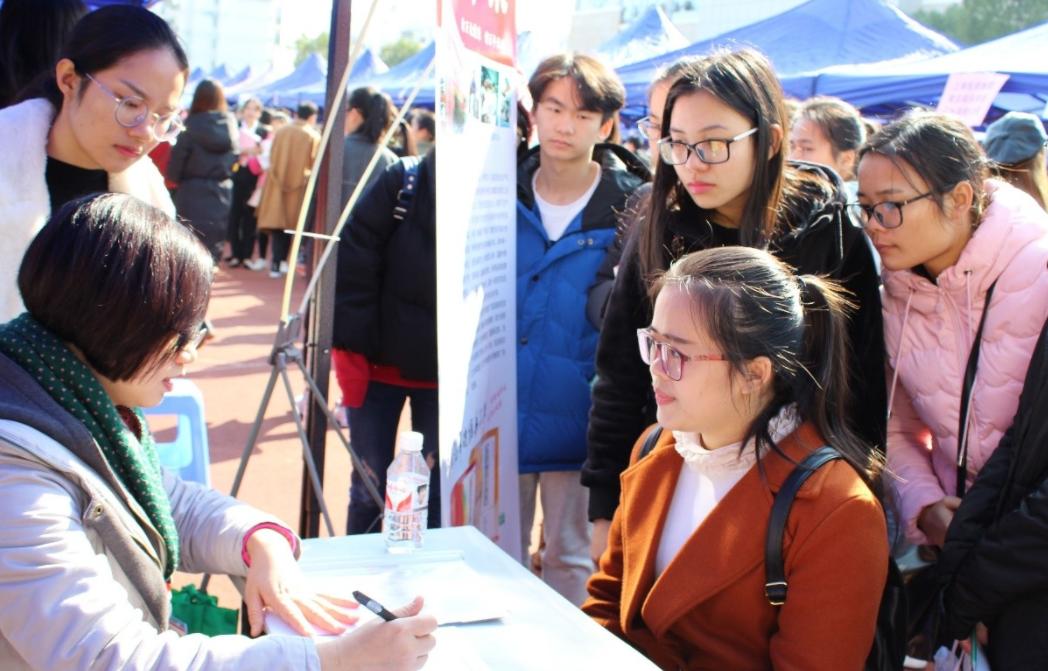 多数高校取消文科相关专业,高校文科专业何去何从