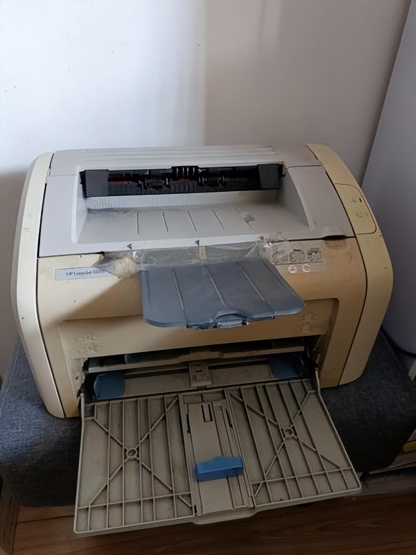 摘了有色眼镜吧，家用打印机推荐，耗材便宜还好维护的不香吗