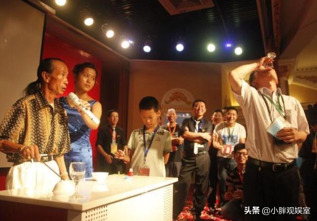 他是缩骨功唯一传人已练功,他是缩骨功唯一传人